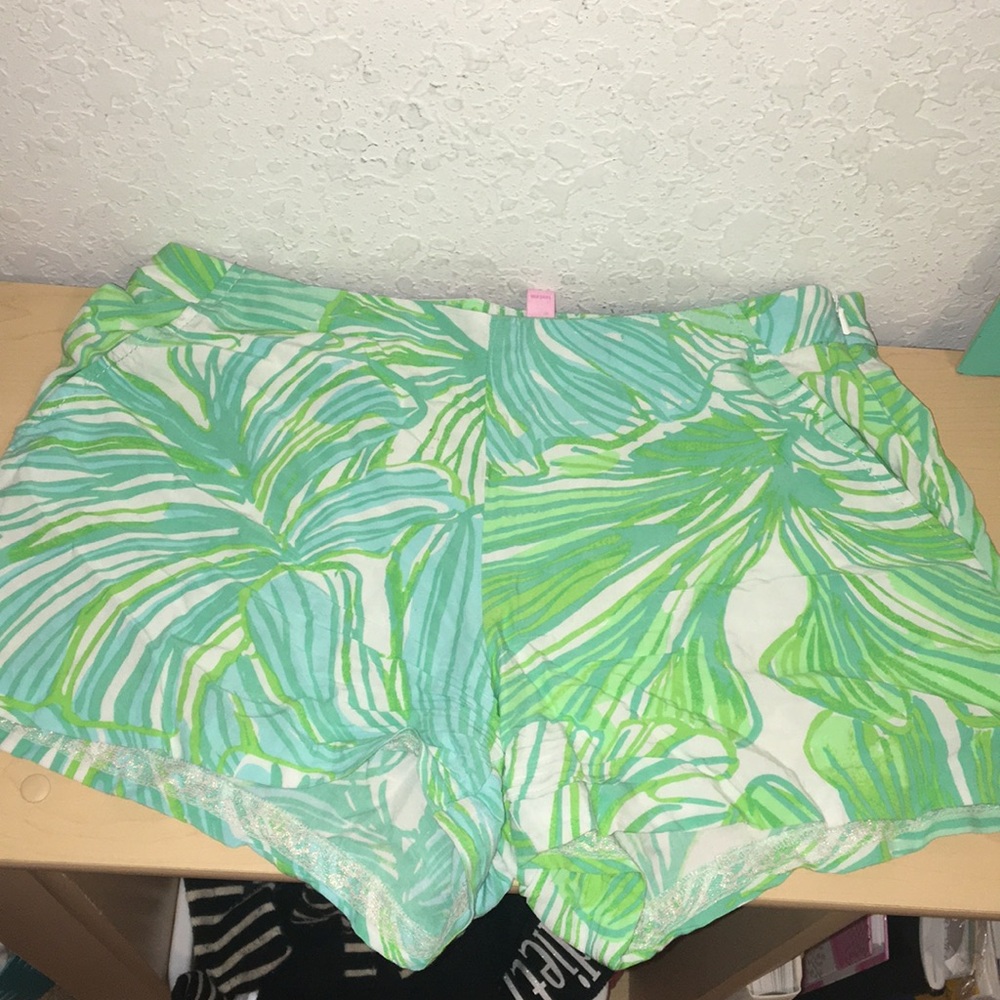 Size 4 Lily Pulitzer Flowy Shorts🌼